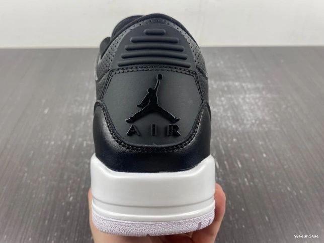 HYPE Cyber 3 Retro Monday (2016) Jordan 136064-020 0820